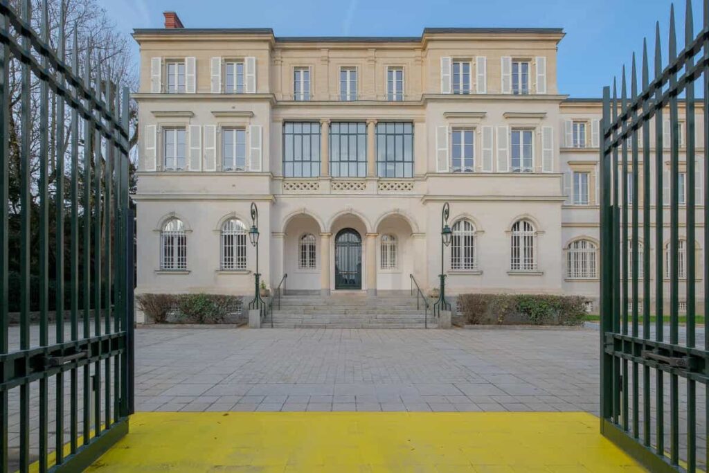 renvotation banque de france laval