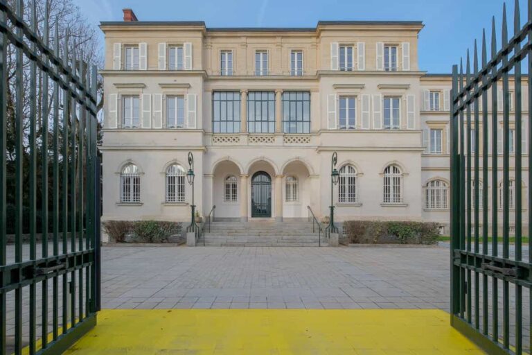 renvotation banque de france laval